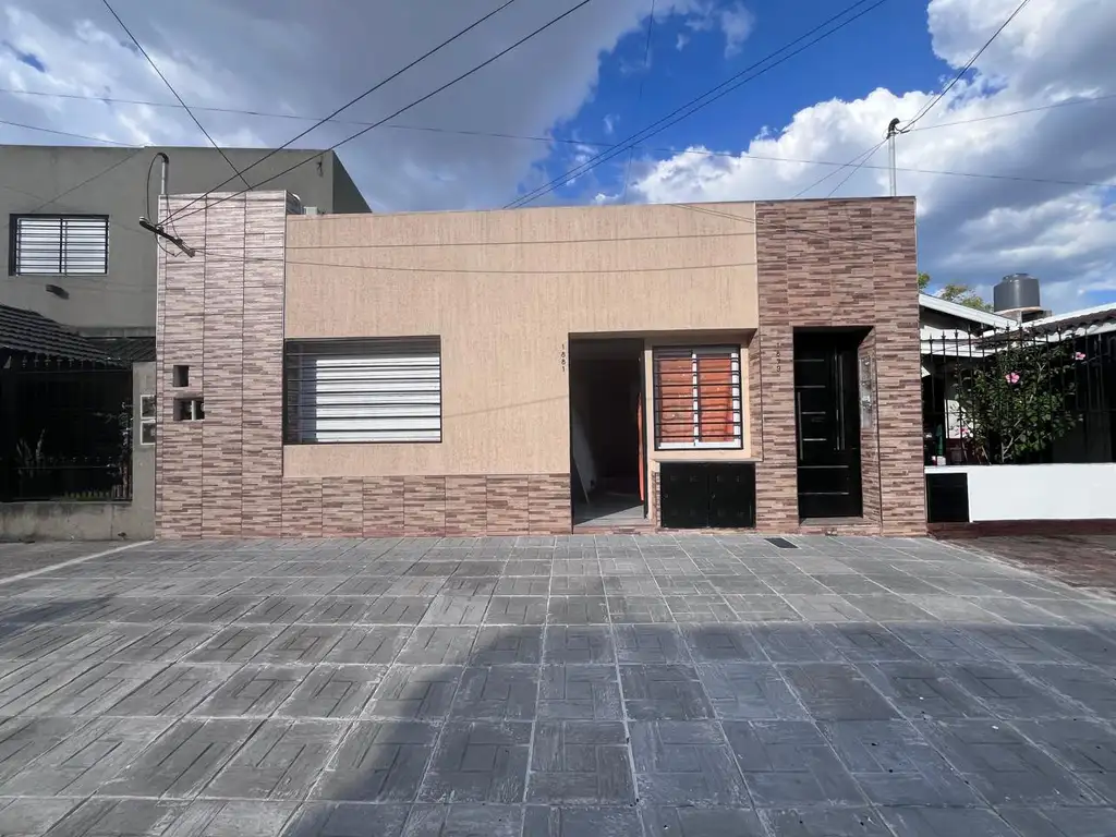 Foto de Departamento tipo casa en alquiler en Lanus Oeste, imagen 2