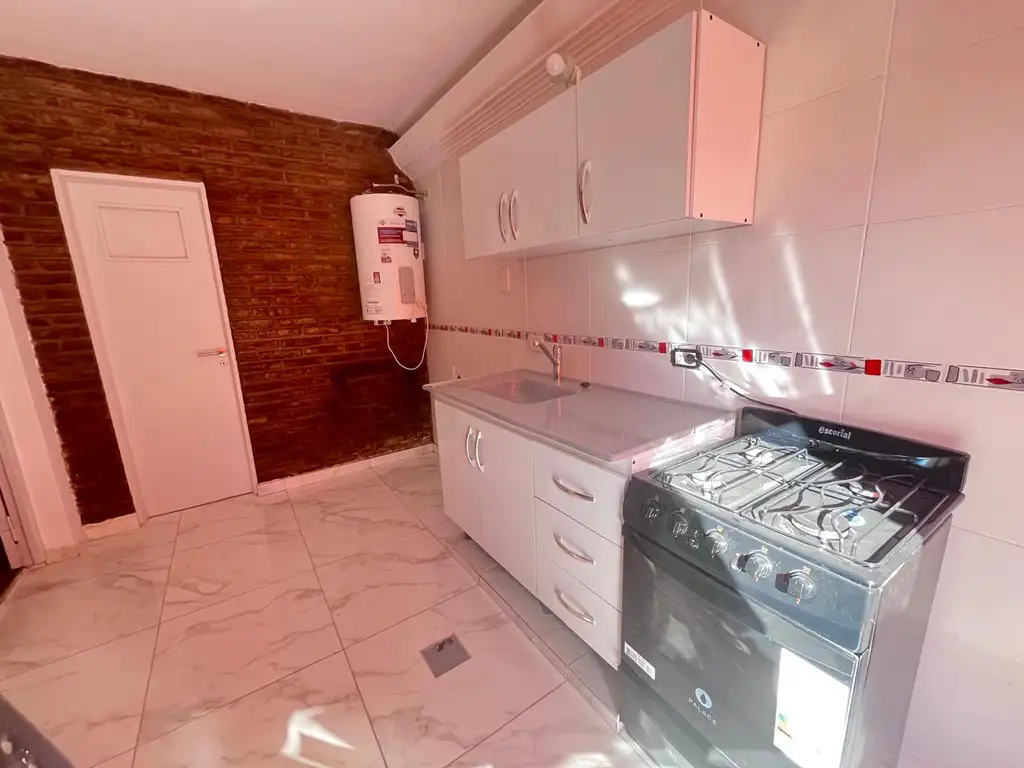 Foto de Departamento tipo casa en alquiler en Lanus Oeste, imagen 1