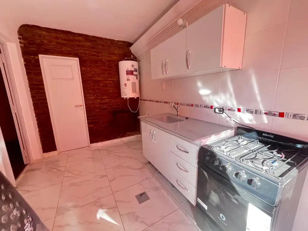 Foto de Departamento tipo casa en alquiler en Lanus Oeste, imagen 2