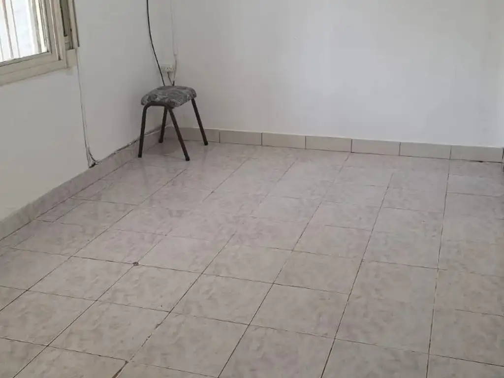 Foto de Alquiler departamento Dos Ambientes Tipo casa al frente en Quilmes Oeste, imagen 4