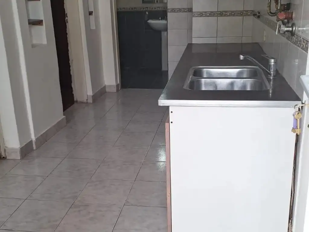 Foto de Alquiler departamento Dos Ambientes Tipo casa al frente en Quilmes Oeste, imagen 4