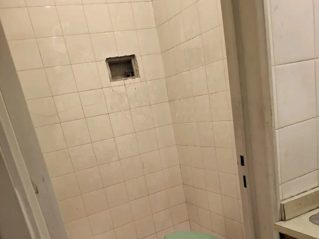 Foto de MONOAMBIENTE ESTUDIO O VIVIENDA A RECICLAR AL FRENTE BAJAS EXPENSAS, imagen 3