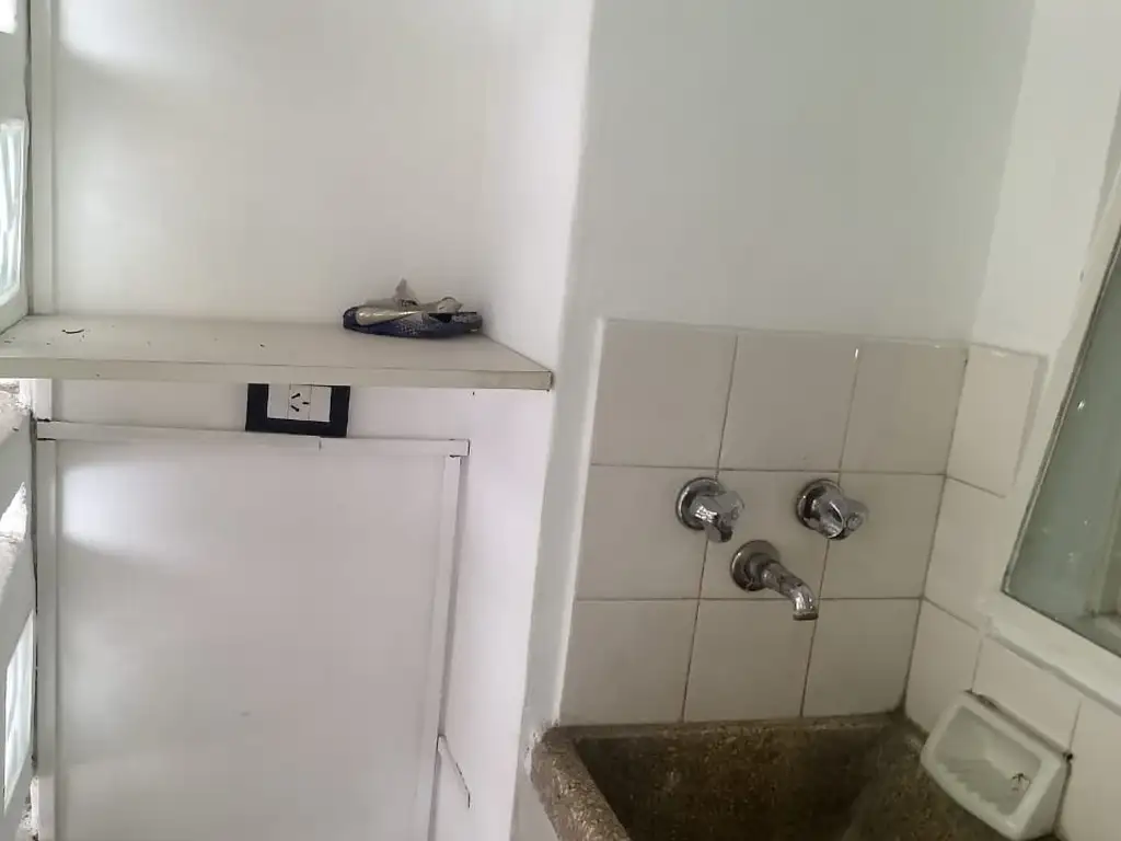 Foto de España 317, primer piso frente, 2 dormitorios, patio (481-5308), imagen 2