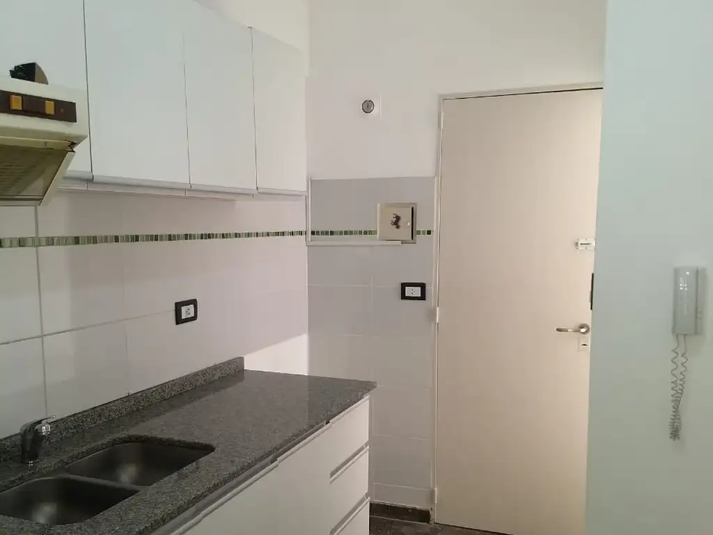 Foto de España 317, primer piso frente, 2 dormitorios, patio (481-5308), imagen 3