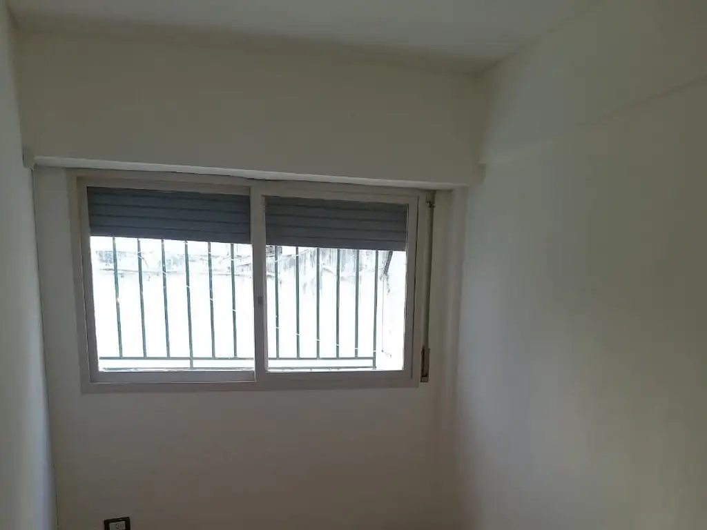 Foto de España 317, primer piso frente, 2 dormitorios, patio (481-5308), imagen 4