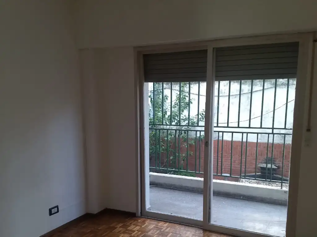 Foto de España 317, primer piso frente, 2 dormitorios, patio (481-5308), imagen 5