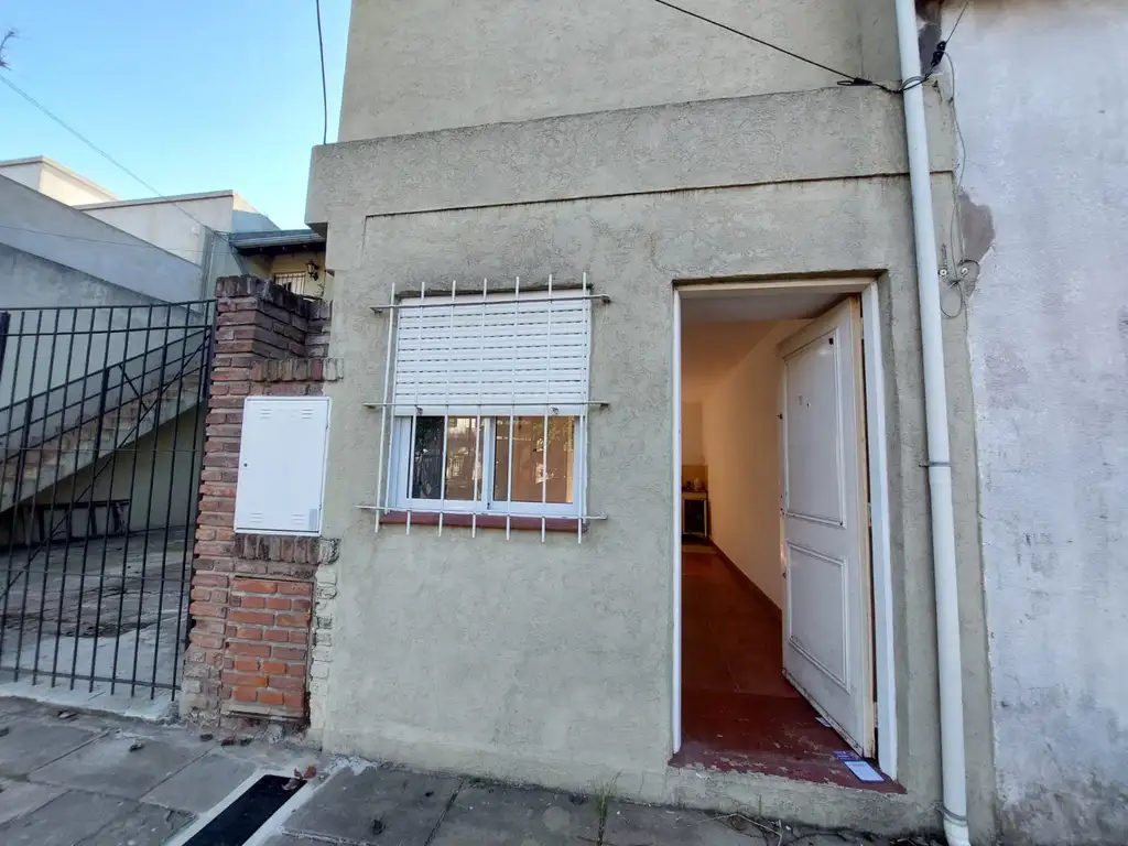 Foto de MONOAMBIENTE CON PATIO - SIN EXPENSAS -, imagen 2