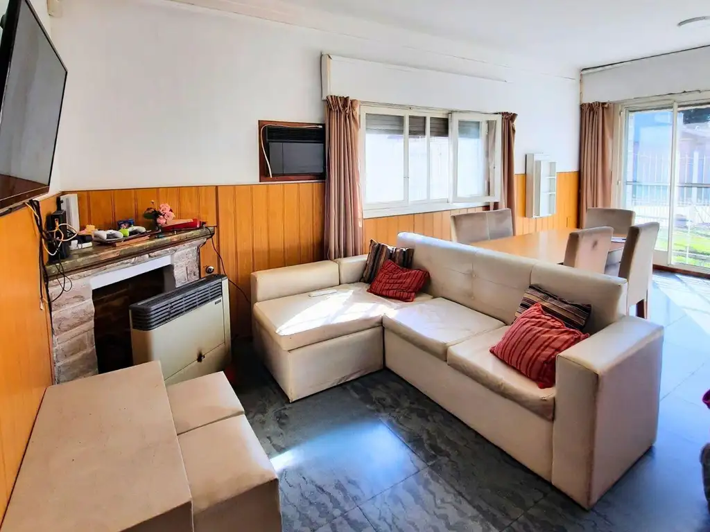 Foto de ALQUILER CASA EN QUILMES, EXCELENTE UBICACIÓN, imagen 2