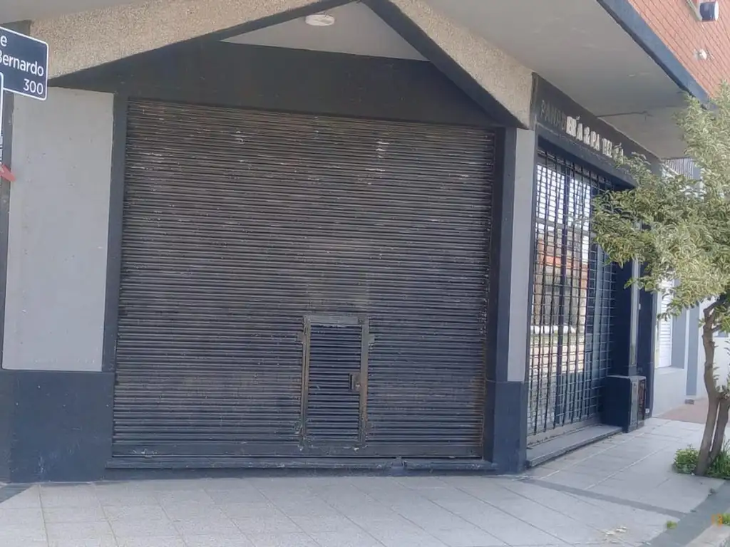 Foto de Alquiler Local comercial apto varios rubros., imagen 4