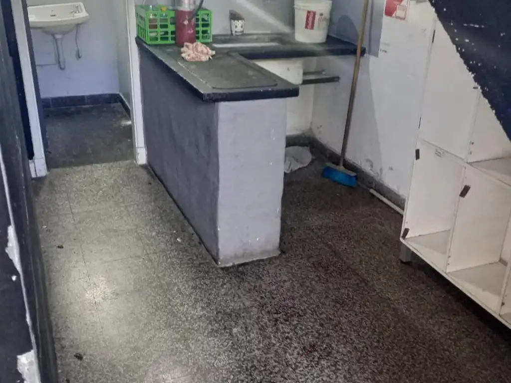 Foto de Alquiler Local comercial apto varios rubros., imagen 1