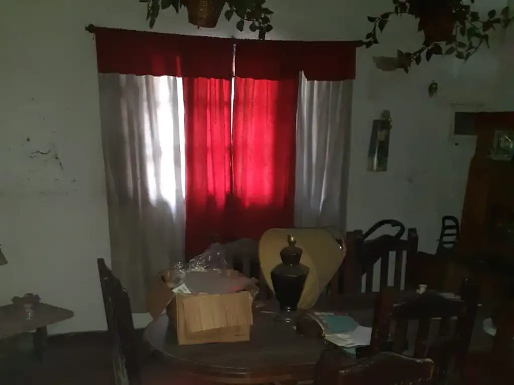Foto de Casa de 4 amb. a reciclar con 2 baños garage y terraza. Lote de 8 x, imagen 5