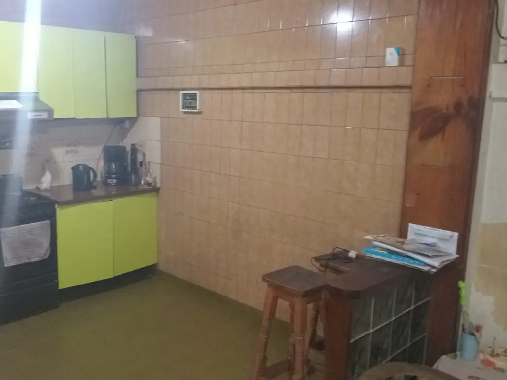 Foto de PH PLANTA BAJA SIN EXPENSAS CON MUCHO POTENCIAL- 2 BAÑOS- AMPLIO GARAGE, imagen 5
