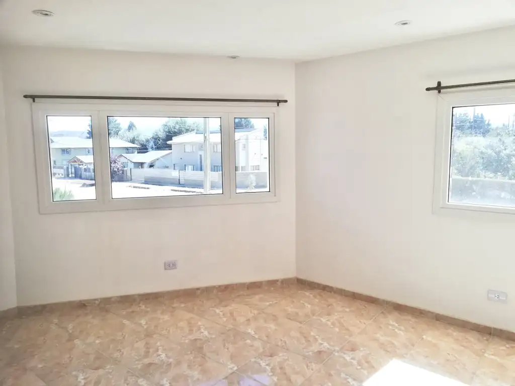 Foto de Excelente departamento de dos ambientes (en planta alta), sin patio y, imagen 2