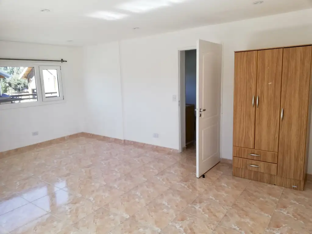 Foto de Excelente departamento de dos ambientes (en planta alta), sin patio y, imagen 5