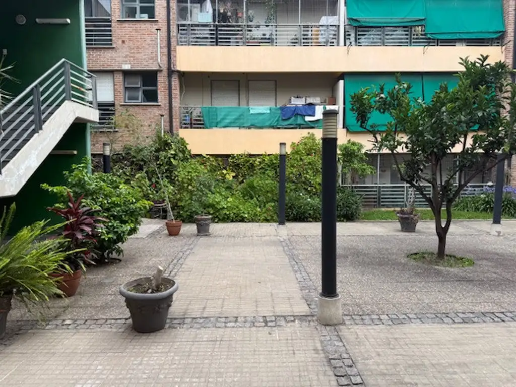 Foto de 2 AMPIOS AMBIENTES DE 60 M2 EN PLANTA BAJA CON BAÑO PARA, imagen 3