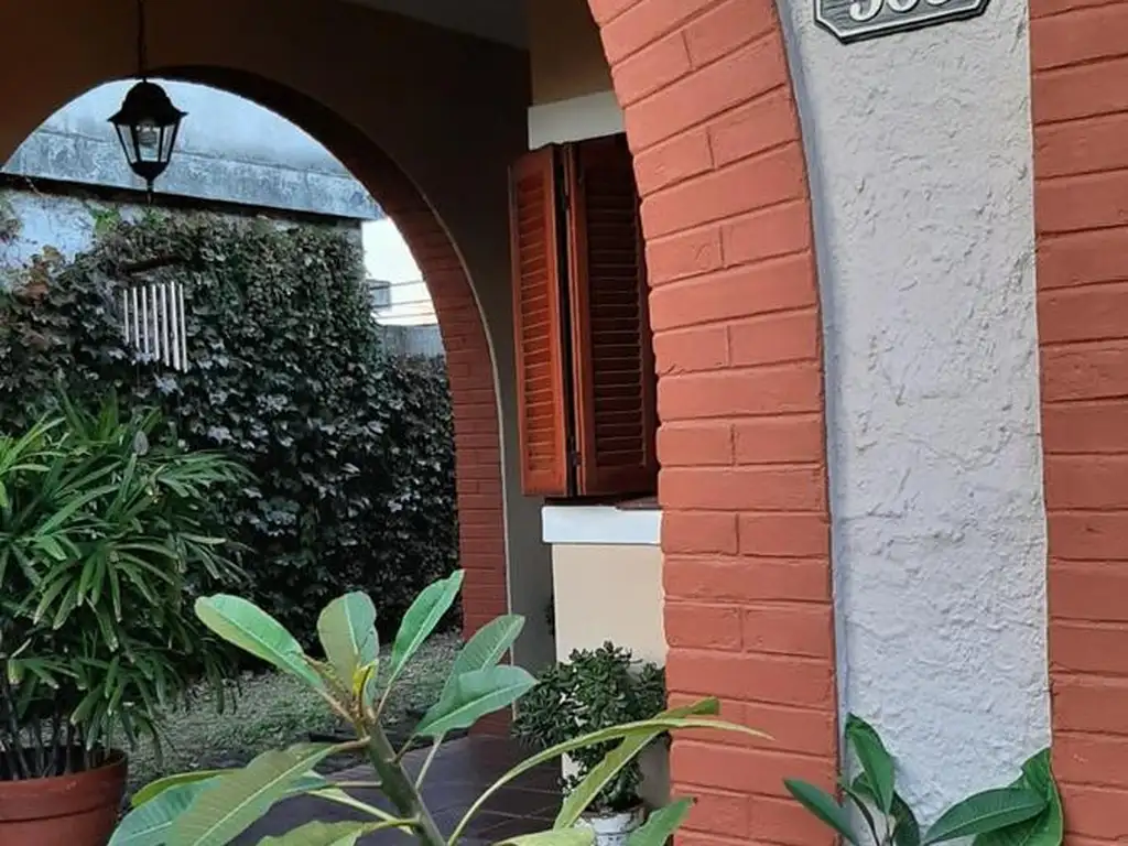 Foto de Venta | Casa | 3 Dormitorios | Cochera | Capitán Bermúdez | Barrio, imagen 3