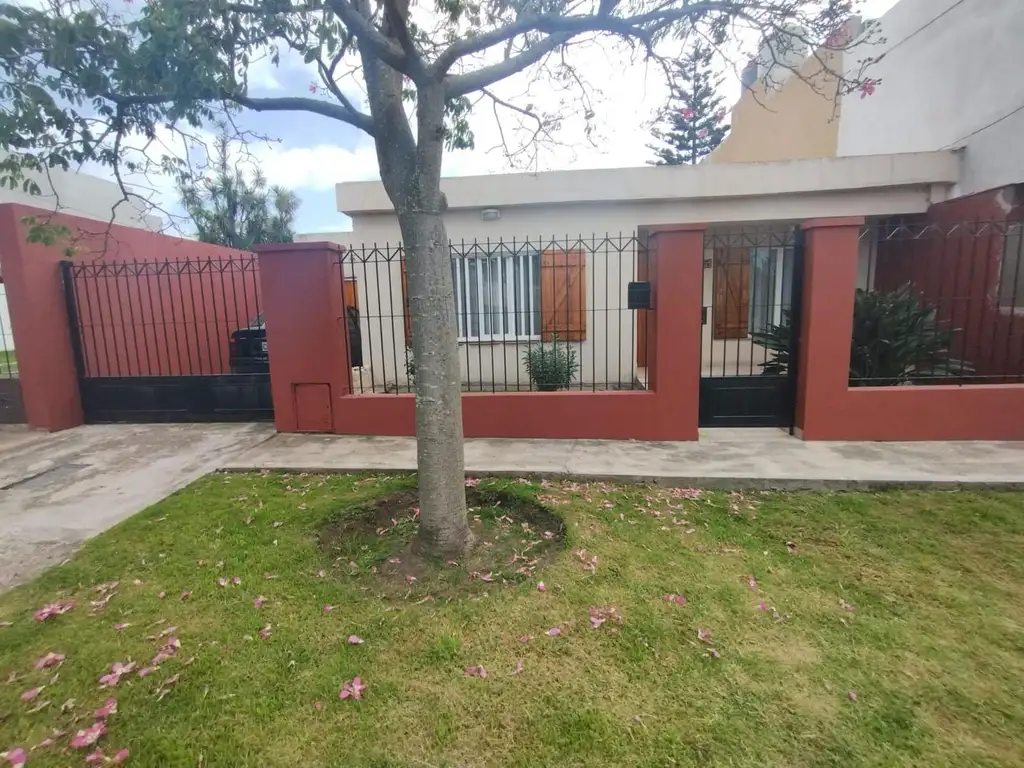 Foto de Venta. Casa 3 ambientes + dpto. Colinas P. Ramos., imagen 1