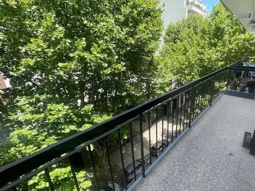 Foto de 2 amb. muy amplio al frente con balcon, imagen 2