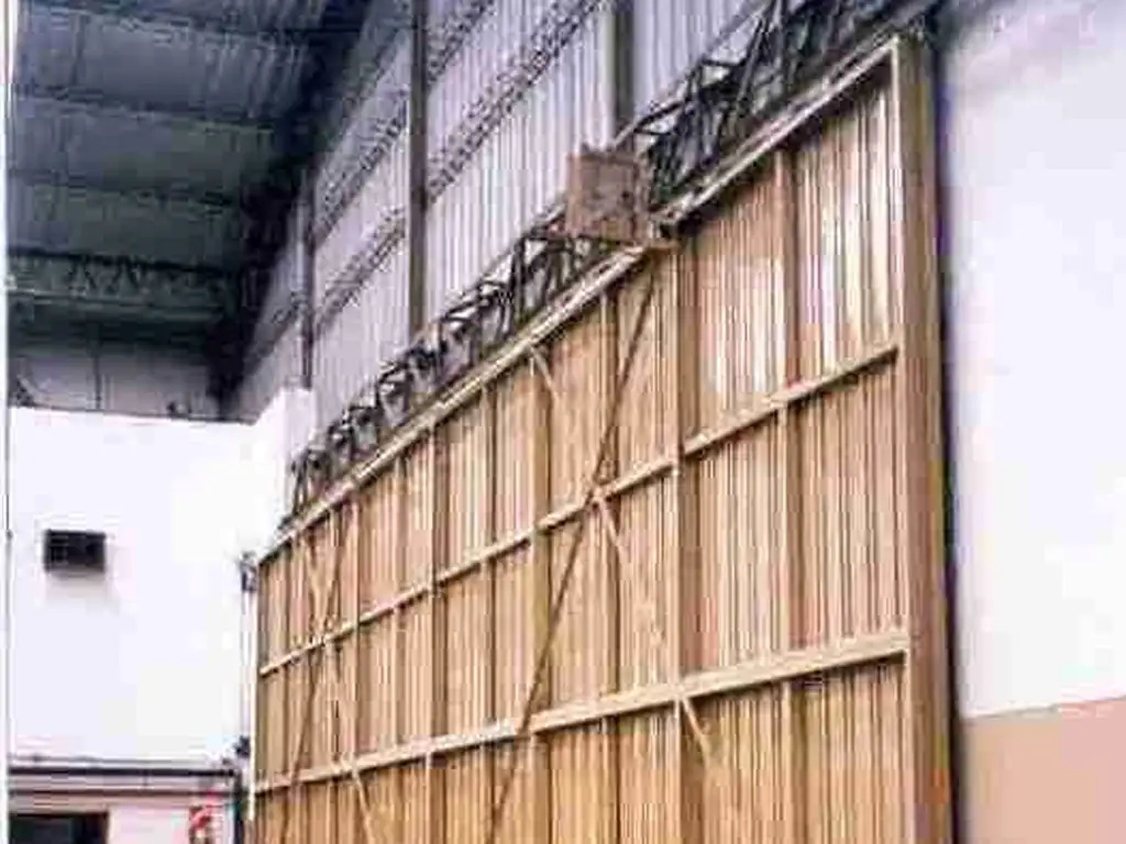 Foto de Galpón en alquiler en Barracas de 1.700 m2, imagen 1