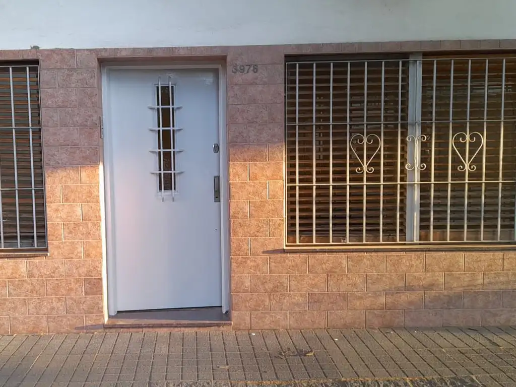 Foto de Departamento tipo casa en alquiler en Parque Avellaneda, imagen 1