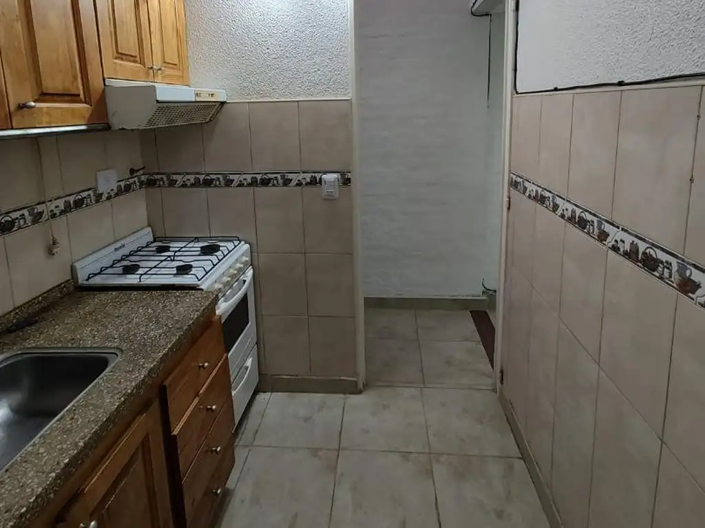 Foto de 2 AMBIENTES CASA PH PB AL FRENTE CON PATIO, imagen 2