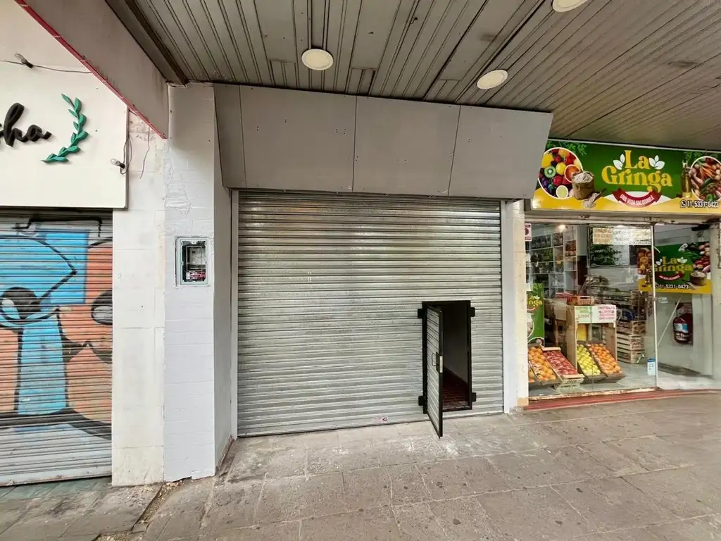 Foto de Excelente local comercial a 150 mts de la Estacion Castelar, imagen 1