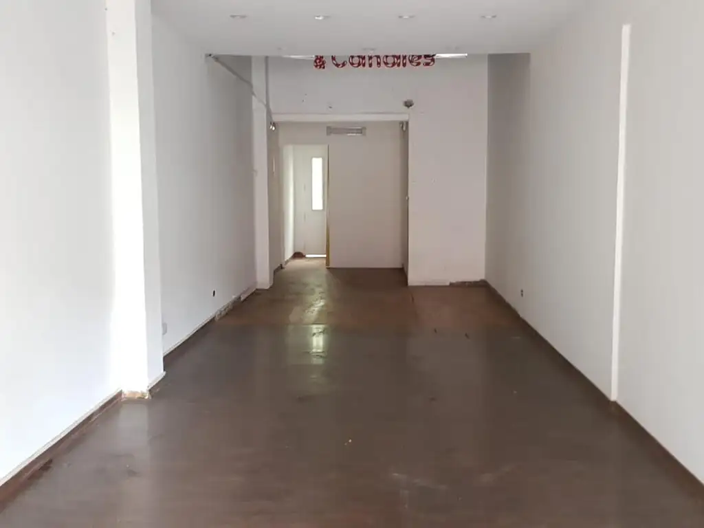 Foto de Excelente local comercial a 150 mts de la Estacion Castelar, imagen 5