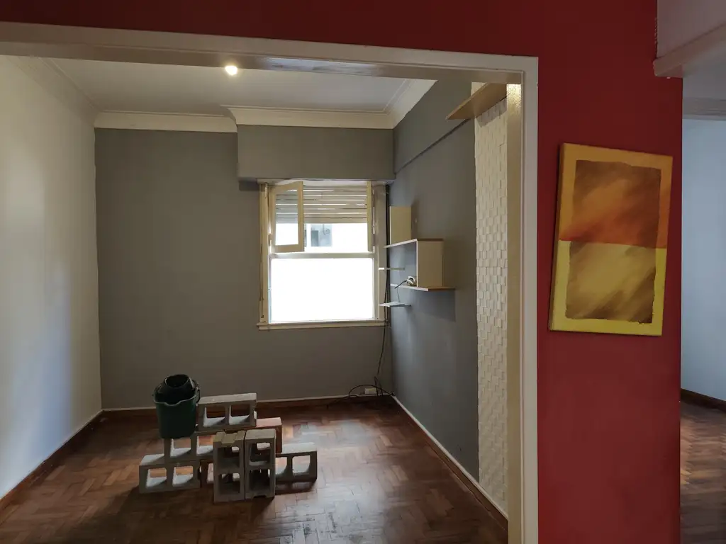 Foto de Muy Luminoso 2 ambientes 1er piso x escalera, cocina independiente. Muy, imagen 1
