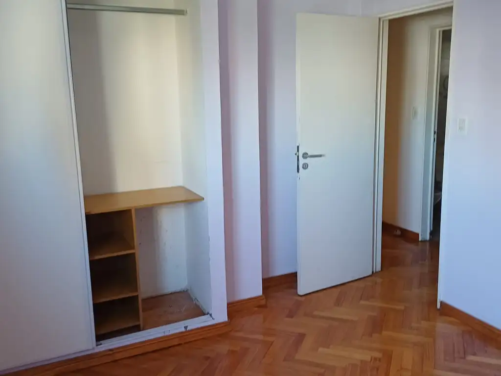 Foto de Departamento en alquiler en Parque Chacabuco, imagen 3