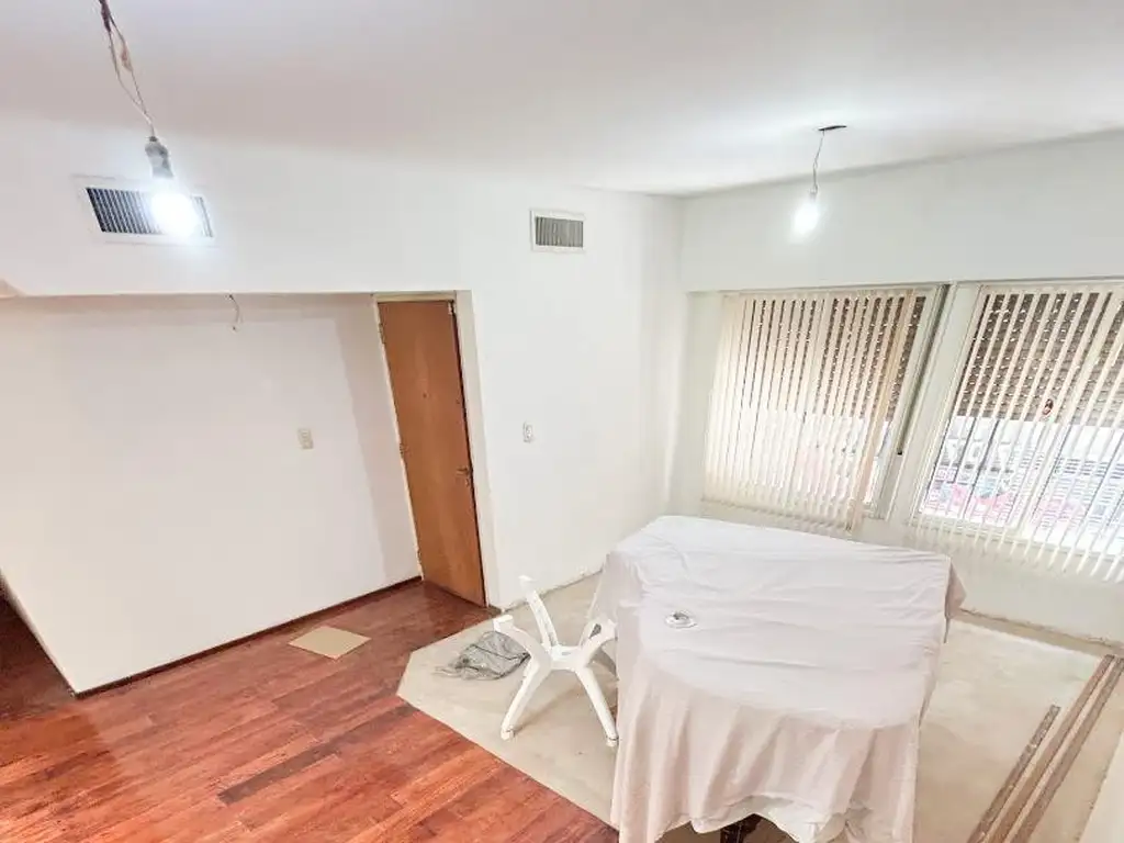 Foto de Casa en 2 plantas de 6 ambientes, DESTINO COMERCIAL., imagen 1
