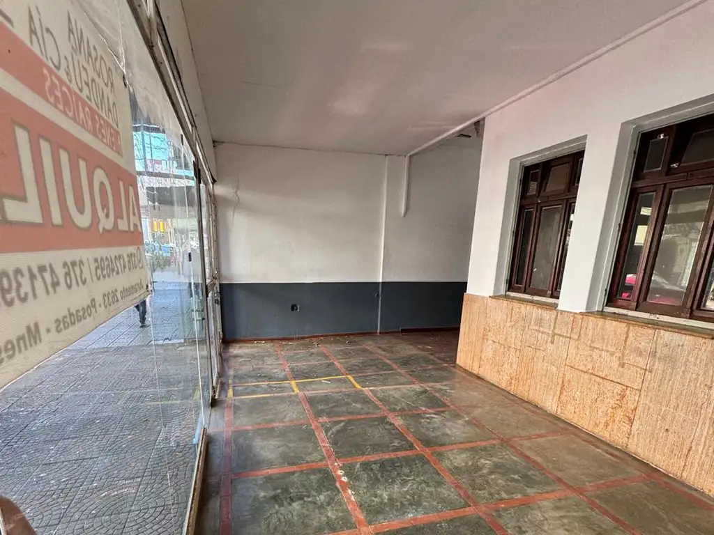 Foto de Local Comercial Exelente Ubicación en alquiler en Posadas, imagen 3