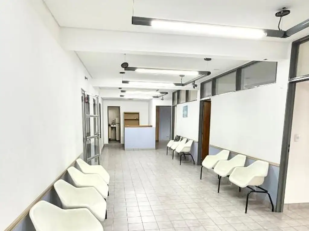 Foto de CONSULTORIOS, OFICINAS EN 1º PISO, imagen 1