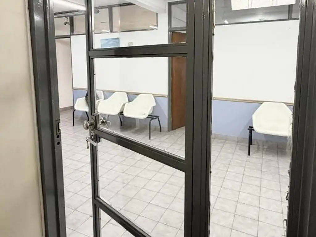 Foto de CONSULTORIOS, OFICINAS EN 1º PISO, imagen 2