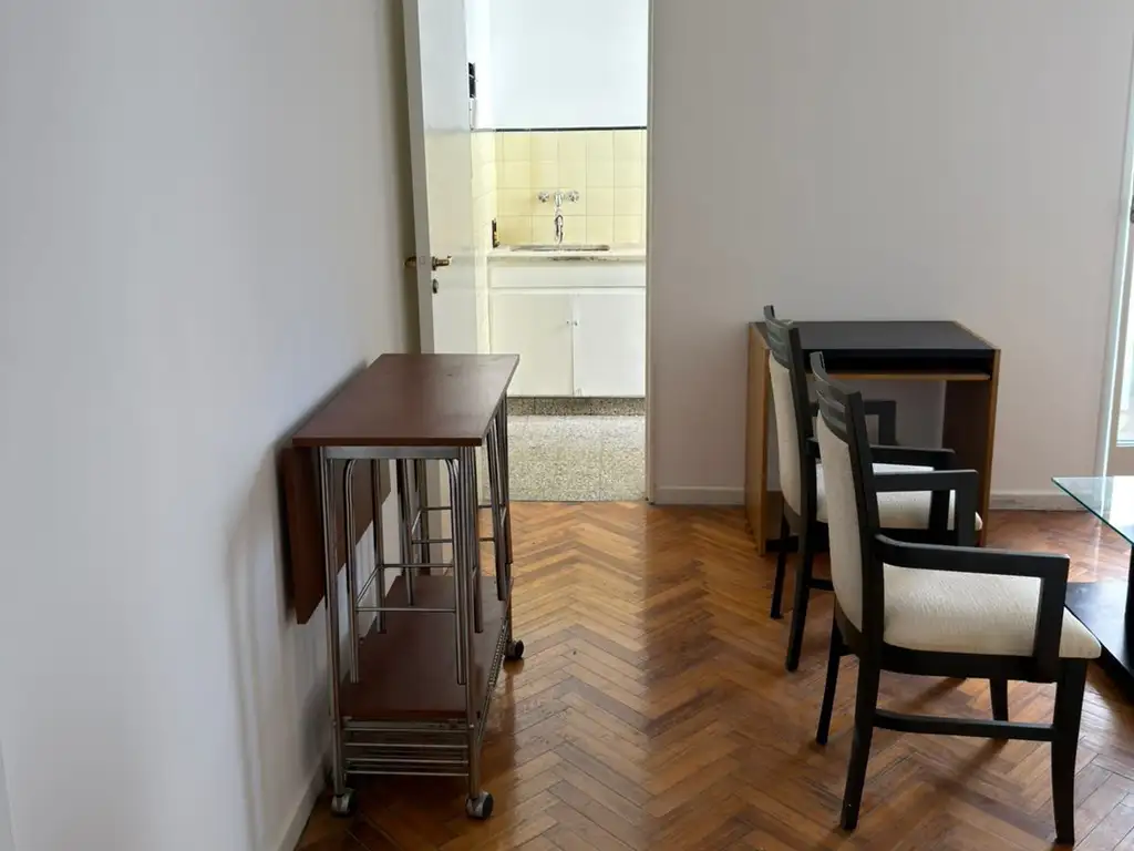 Foto de LUMINOSO DEPTO DE 2 AMB. CON LAVADERO SEPARADO - POR ESCALERA, imagen 1