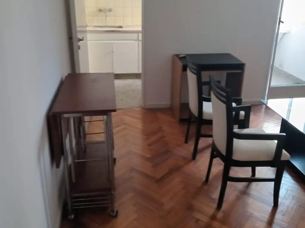 Foto de LUMINOSO DEPTO DE 2 AMB. CON LAVADERO SEPARADO - POR ESCALERA, imagen 4