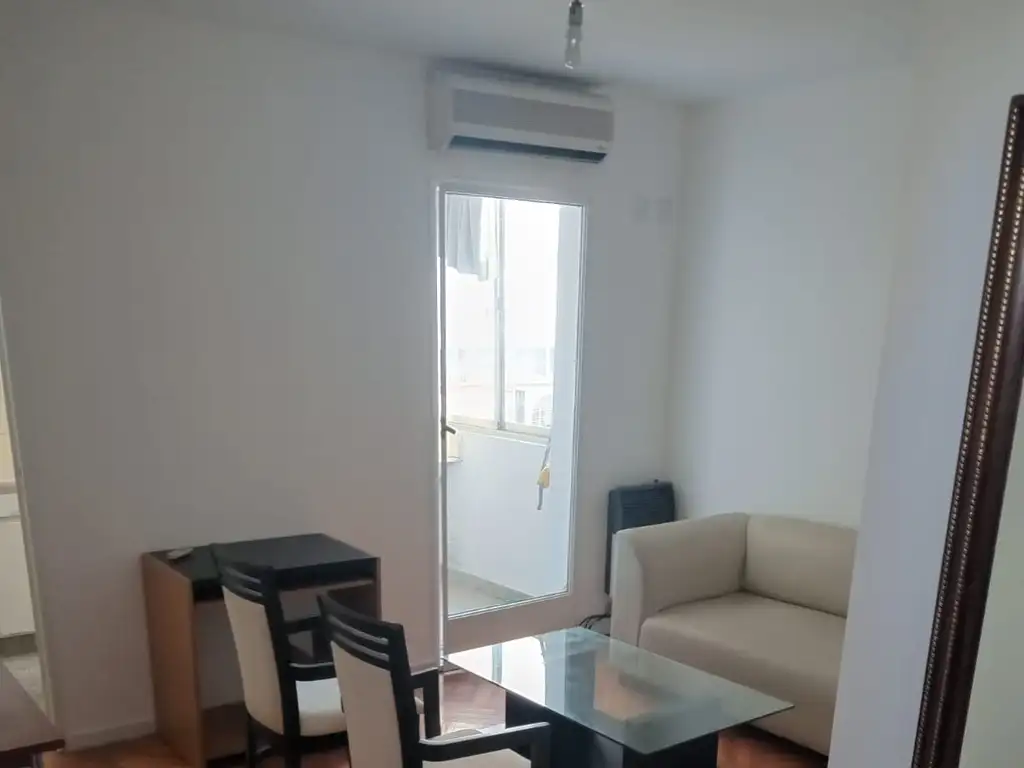 Foto de LUMINOSO DEPTO DE 2 AMB. CON LAVADERO SEPARADO - POR ESCALERA, imagen 5