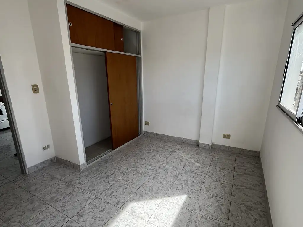Foto de Departamento 2 amb al Frente con balcón, imagen 4