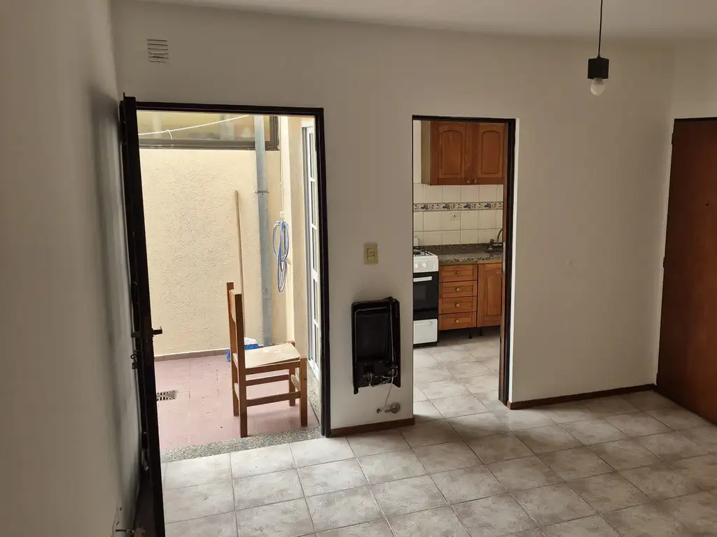 Foto de Departamento tipo casa en alquiler en Monte Castro, imagen 5