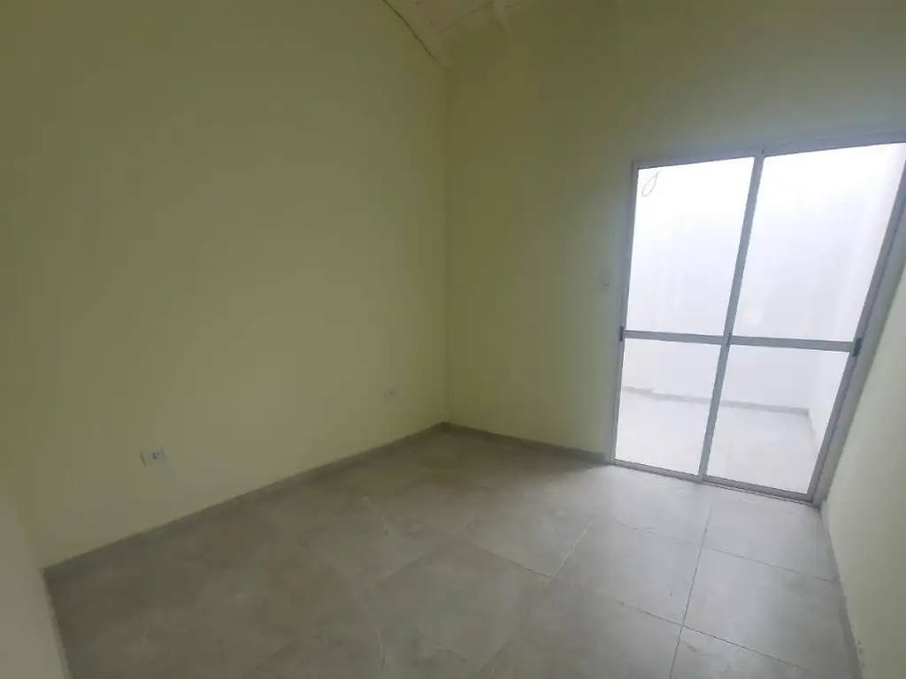 Foto de DEPARTAMETO DE 2 AMBIENTES CON ENTRADA DE AUTO, imagen 4