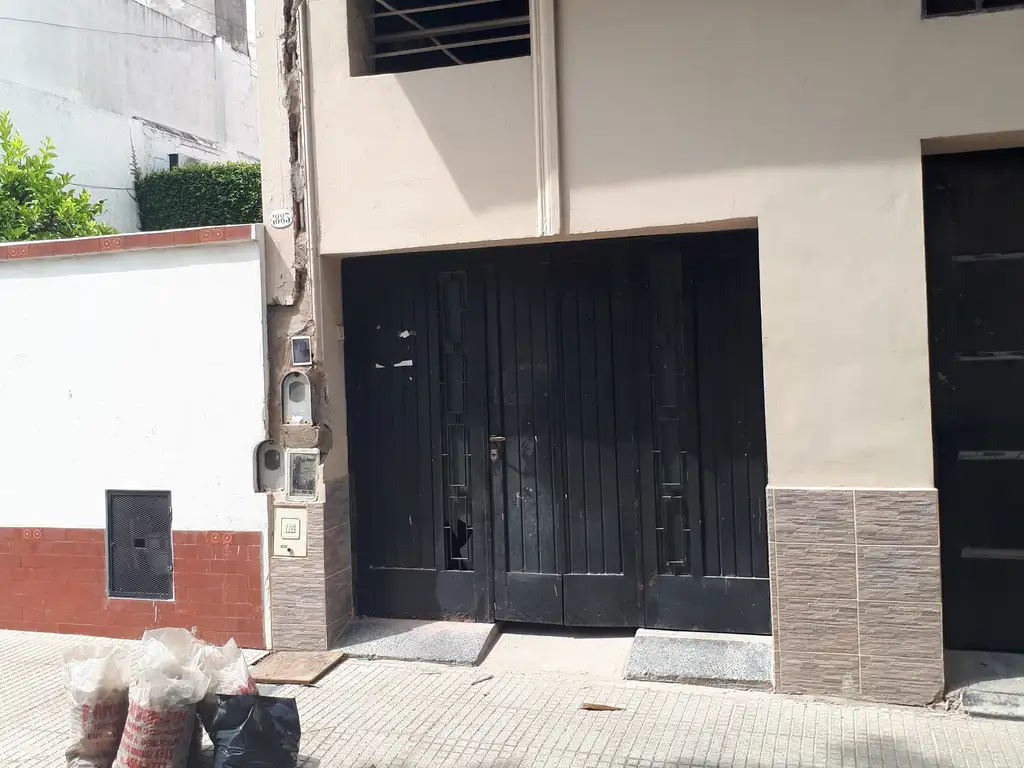 Foto de P.H. 4 AMB Venta Planta Baja Cochera Patio Terraza Sin Exp, imagen 1