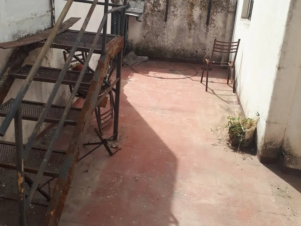 Foto de P.H. 4 AMB Venta Planta Baja Cochera Patio Terraza Sin Exp, imagen 3