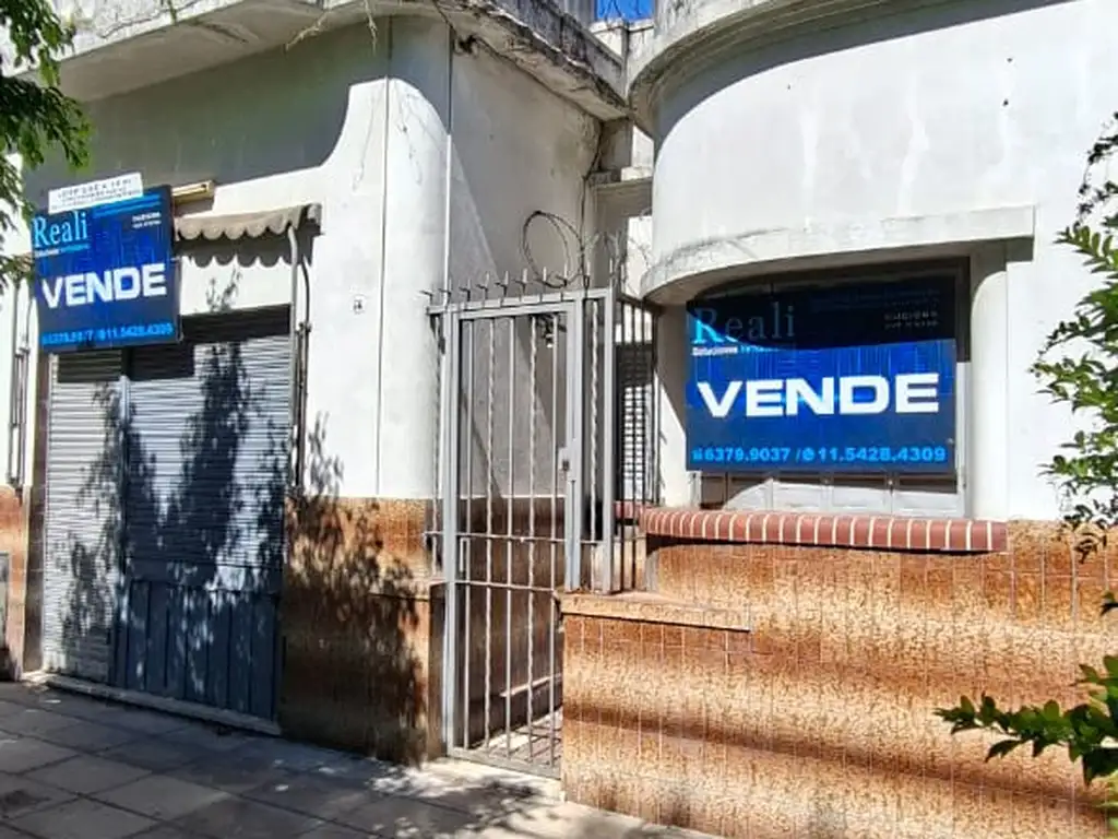 Foto de Venta - Casa a refaccionar 3 amb. - Patron 50/54 (Villa Luro), imagen 1