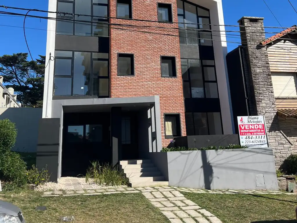 Foto de DEPARTAMENTOS 2 AMB A ESTRENAR VISTA AL MAR en venta en Punta Mogotes, imagen 1