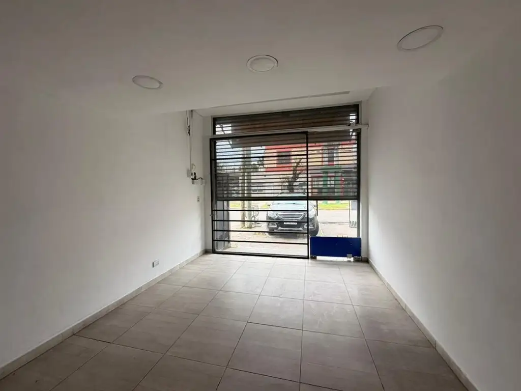 Foto de Local comercial- Ituzaingó norte, imagen 1