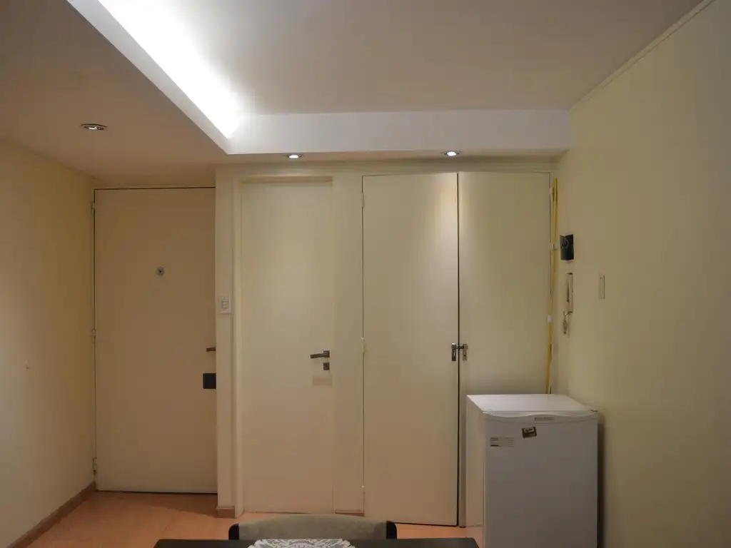 Foto de VENTA Departamento Monoambiente divisible en Retiro al frente, imagen 2