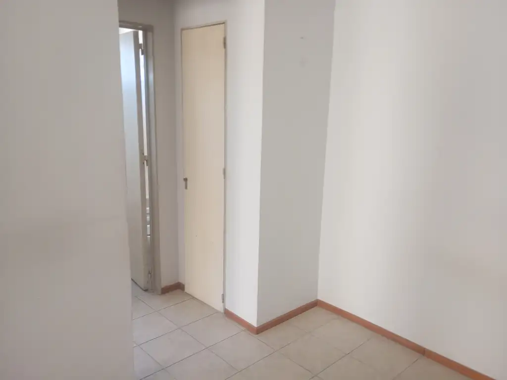 Foto de Departamento en alquiler en Monte Castro, imagen 3