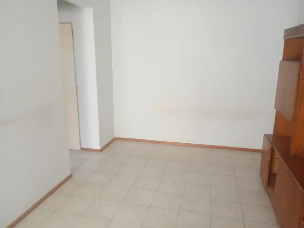 Foto de Departamento en alquiler en Monte Castro, imagen 5