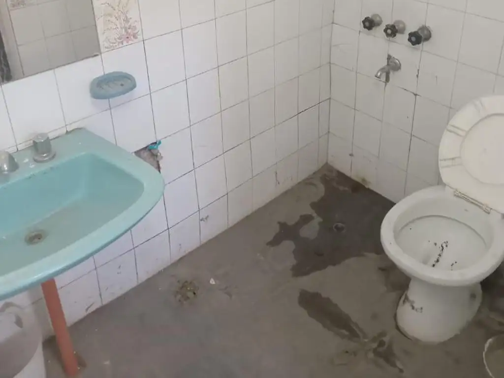Foto de GALPON CON ENTRE PISO Y OFICINA PROXIMO A RUTA 8, imagen 3