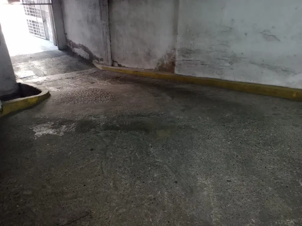 Foto de Cochera en alquiler en Abasto, imagen 4