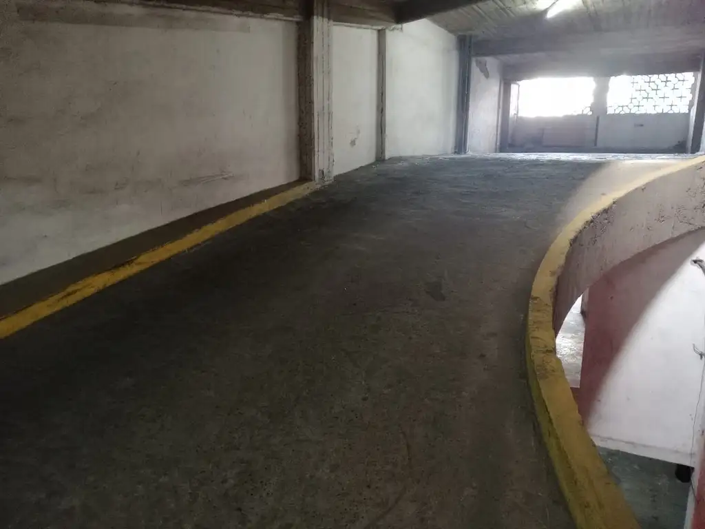 Foto de Cochera en alquiler en Abasto, imagen 5